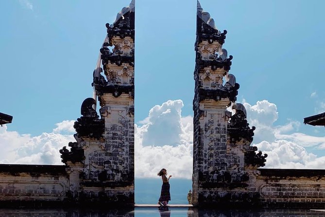 All-Inclusive Lempuyang Temple Gate Of Heaven Tour - Dress code, sarongs, and staying respectful at temple sites