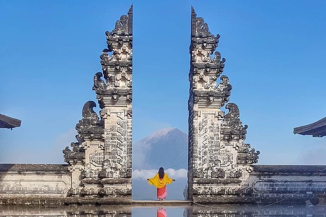 All-Inclusive Lempuyang Temple Gate Of Heaven Tour - Tirta Gangga’s royal water palace: photos first, then context