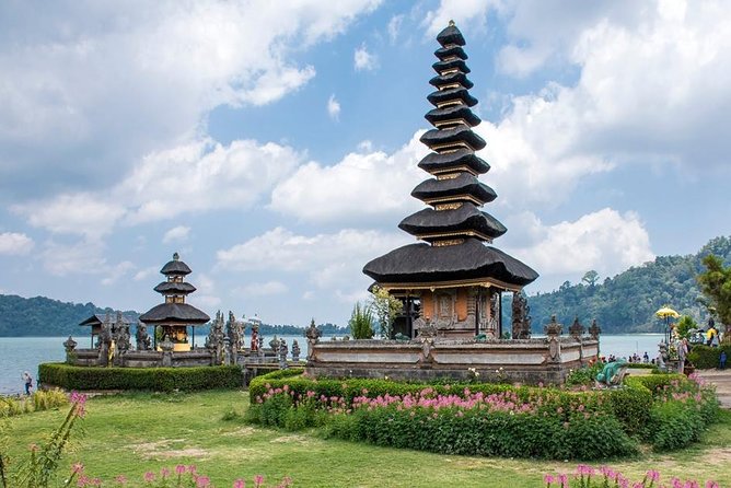 All Inclusive Sekumpul Waterfall Trekking , Handara Gate & Temple - The Timing: 8 to 10 Hours That Actually Works