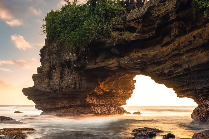All inclusive Tanah lot & North Bali Tour: Jatiluwih, Ulun Danu - Lunch, tickets, and what you’re paying for