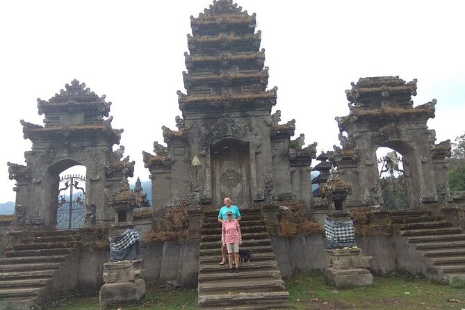 Bali 4WD Adventure - Lake Tamblingan canoe crossing and the rainforest walk