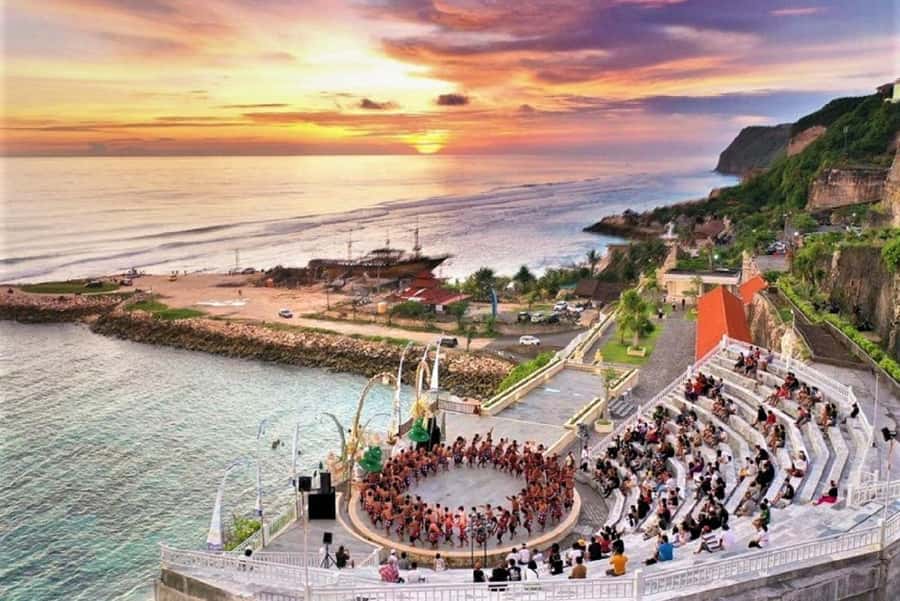 Bali: BeachTrip Padang - Padang, Melasti, & Jimbaran Sunset - Jimbaran Beach Sunset: Seafood Dinner Energy (Plus Fireworks)