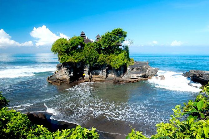 Bali Breathtaking Waterfall Tour - Your guide and what private pickup changes