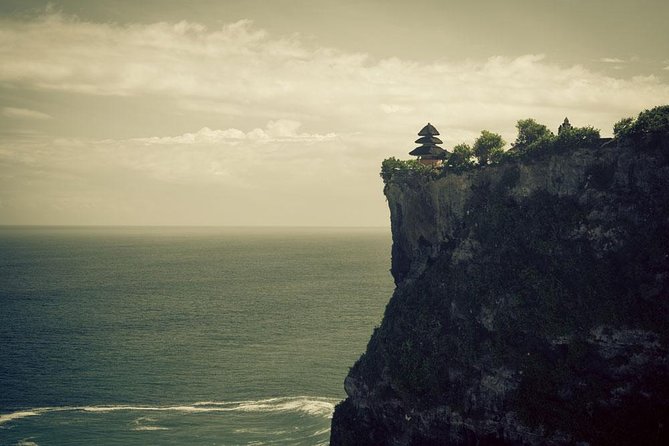 Bali Cheap Tour Packages 3 Days - Uluwatu Temple, Padang Padang sunset, and Jimbaran BBQ in one day