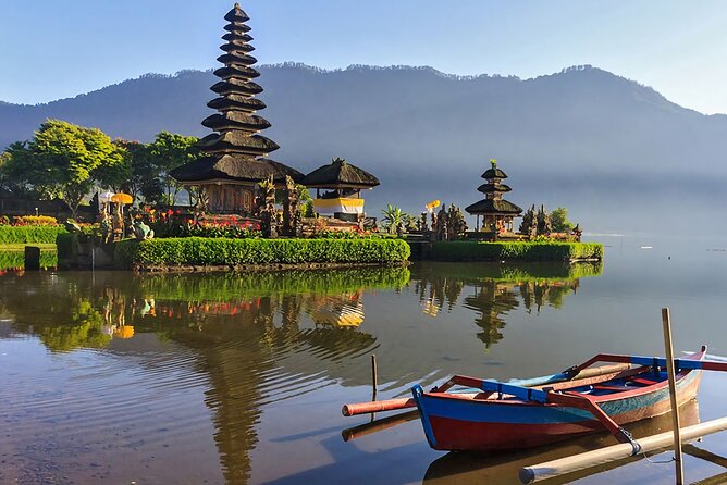 Bali Dolphin Lovina tour and Ulundanu Beratan - Why Lovina at dawn feels different than most Bali tours