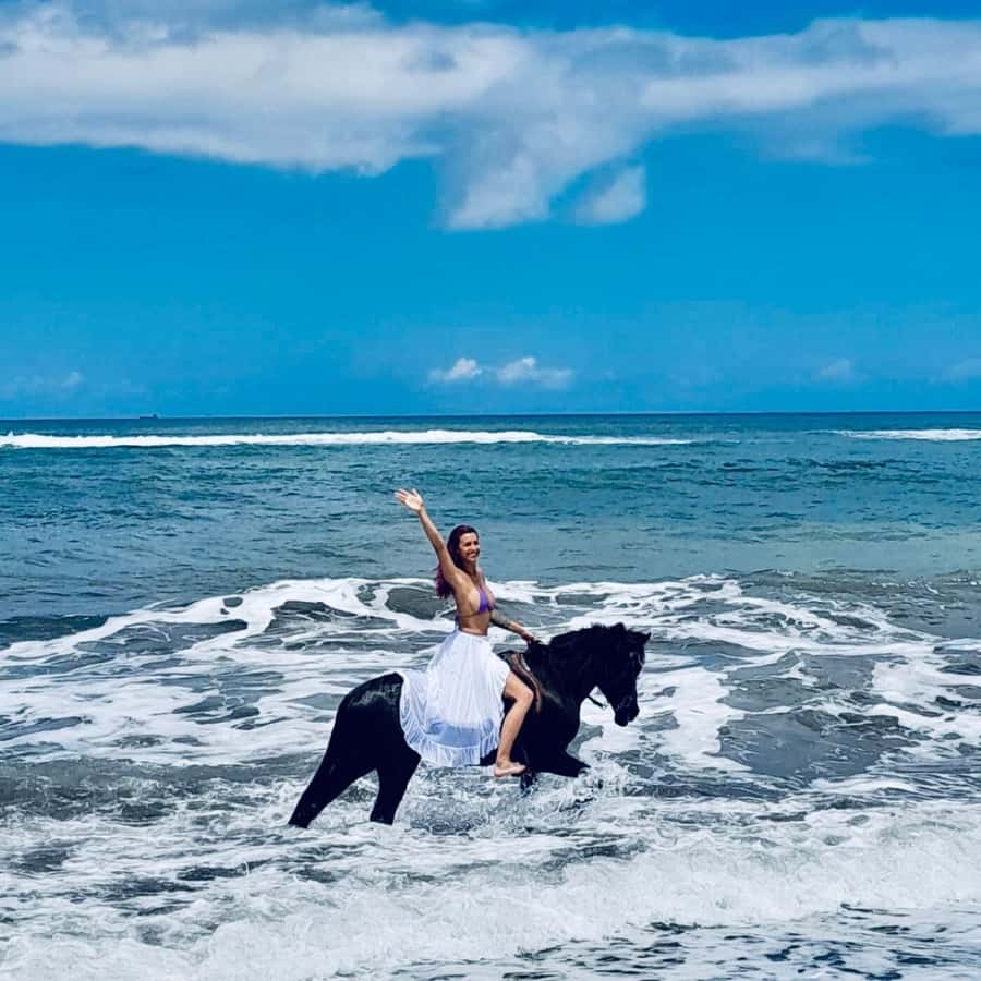 Bali: Horseback Tour Through Saba Beach and Local Temples. - How the Horses and Handlers Make This Work for Beginners