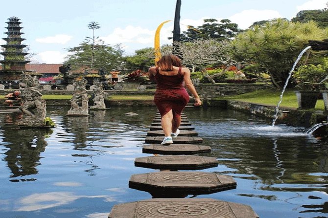Bali Instagram Tour and Sunrise at gate of heaven - Lempuyang Temple Sunrise and the Gates of Heaven Photo Wait