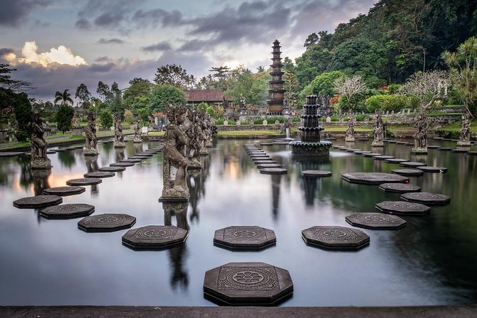 Bali Instagram Tour : Heaven Gate Tour - Tirta Gangga - Tukad Cepung Waterfalls - Why this Heaven Gate–Tirta Gangga–Tukad Cepung route works