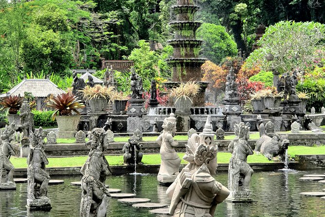 Bali Instagram Tour : Heaven Gate Tour - Tirta Gangga - Tukad Cepung Waterfalls - How to plan your day for comfort and timing