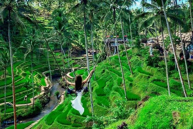 BALI INSTAGRAM TOUR Private Tour with Wifi onboard - Midday break at Penelokan: Batur volcano views and a real reset