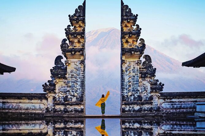 ️ Bali Instagram Tour: The Most Famous Spots (Private & All-Inclusive) - Tukad Cepung Waterfall: the cave entrance shot
