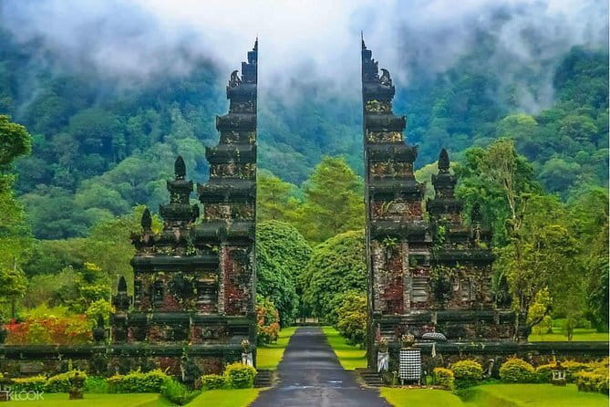BALI INSTAGRAM TOURS; Handara Gate, Taman Ayun, & Ulundanu Temple - Key things I’d book this for