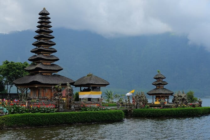 BALI INSTAGRAM TOURS; Handara Gate, Taman Ayun, & Ulundanu Temple - Private air-conditioned transport: comfort, plus some schedule tradeoffs