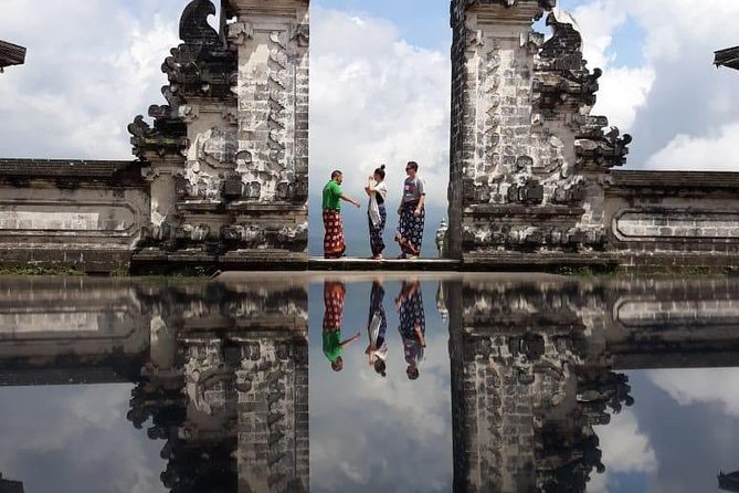 Bali : Instagrams Tour Lempuyang Temple, Tirta Gangga- Tukad Cepung , Tibumana Waterfall - The 6:30am start: why it changes your whole Bali day