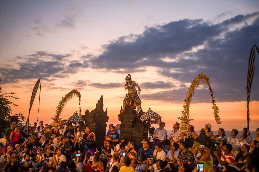 Bali: Kecak Fire Dance Entry Ticket and Uluwatu Temple - Uluwatu Temple at Sunset: Why the Cliff Location Changes Everything