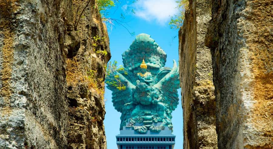 Bali: Melasti Beach, GWK Cultural park, Kecak, Turtle Island - Starting out right: pickup and the quick warm-up at Bintang Beach Club