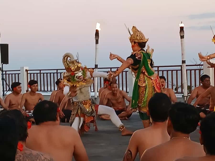Bali: MELASTI BEACH SUNSET KECAK DANCE WITH DINNER PACKAGES - Should you book this Bali Melasti + Kecak + Jimbaran day?