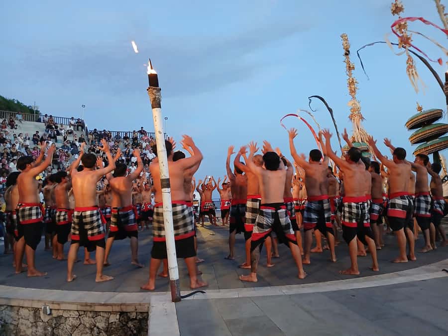 Bali: MELASTI BEACH SUNSET KECAK DANCE WITH DINNER PACKAGES - Jimbaran dinner by the water: the set menu you’ll get