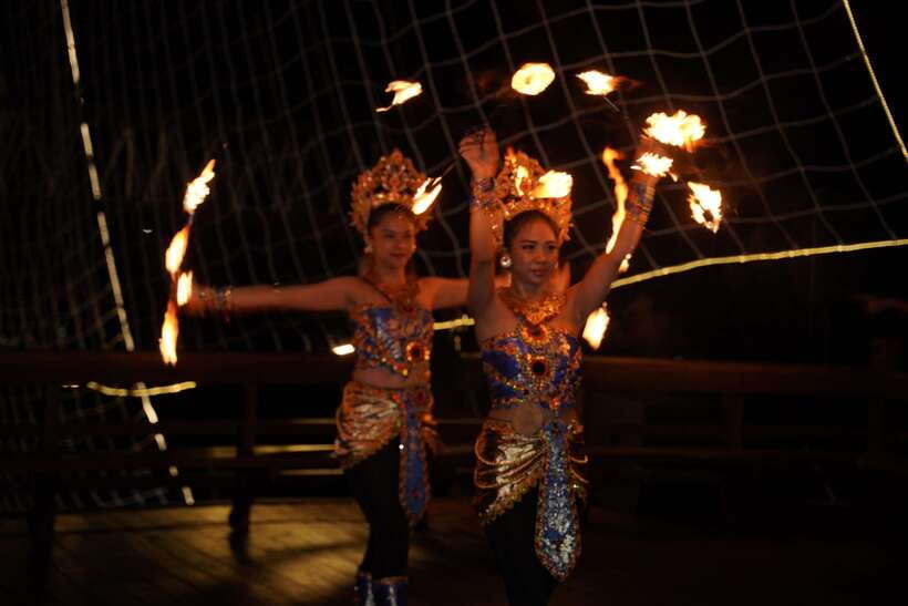 Bali Phinisi Cruise: Sunset Dinner with Live Music & Buffet - Who this cruise fits best (and who should think twice)