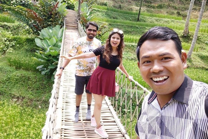Bali Private 3 Days Tour Package Highlight - Day 2: Tanah Lot sunset views, Wanagiri twin lakes, twin waterfalls, and Bratan Temple