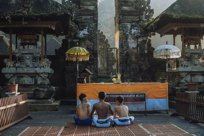 Bali Private Car Full Day Customized Tour With Drone Service - South-coast finishers: Jimbaran Bay and the Batuan temple stop