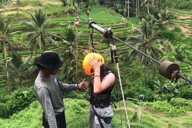 Bali Private Driver (Airport pickup, Customize Tour,Group Tour) - Celuk Village art-making: gold, silver, batik, wood carving in 30 minutes