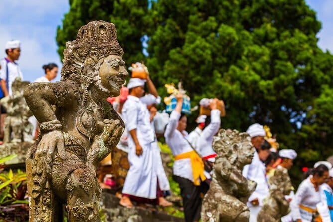 Bali Private Driver (Airport pickup, Customize Tour,Group Tour) - Barong dance and fire dance: Bali’s good-versus-evil story in motion