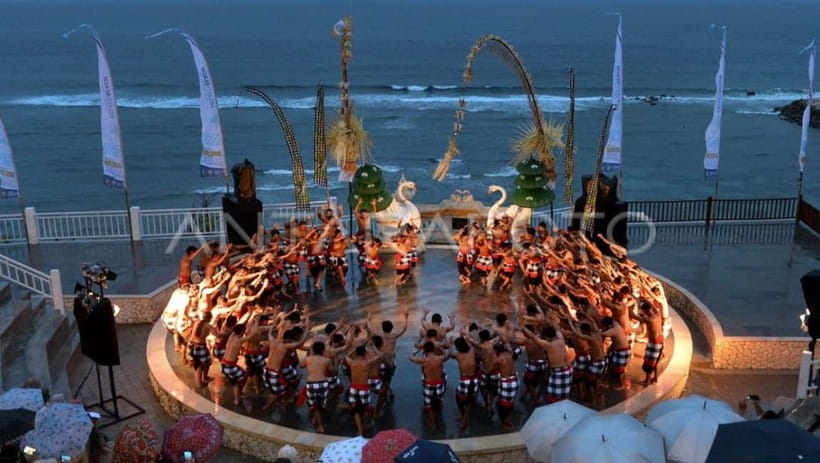 Bali: Private trip Nusa Dua Area, GWK, Jimbaran, and Uluwatu - Price and logistics: what $60 for up to 4 really means
