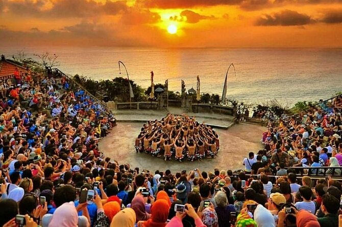 Bali's Best Sunset: Uluwatu Kecak Dance & Dinner Jimbaran Beach - Uluwatu Temple on the cliff: views, monkeys, and temple etiquette