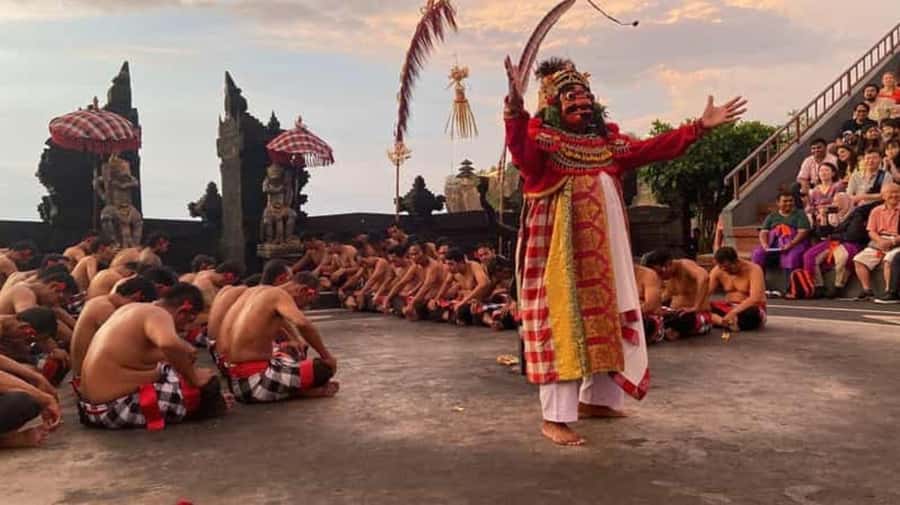 Bali: Sunset Uluwatu Temple & Kecak Fire Dance Private Tour - Uluwatu at sunset: why this evening feels different