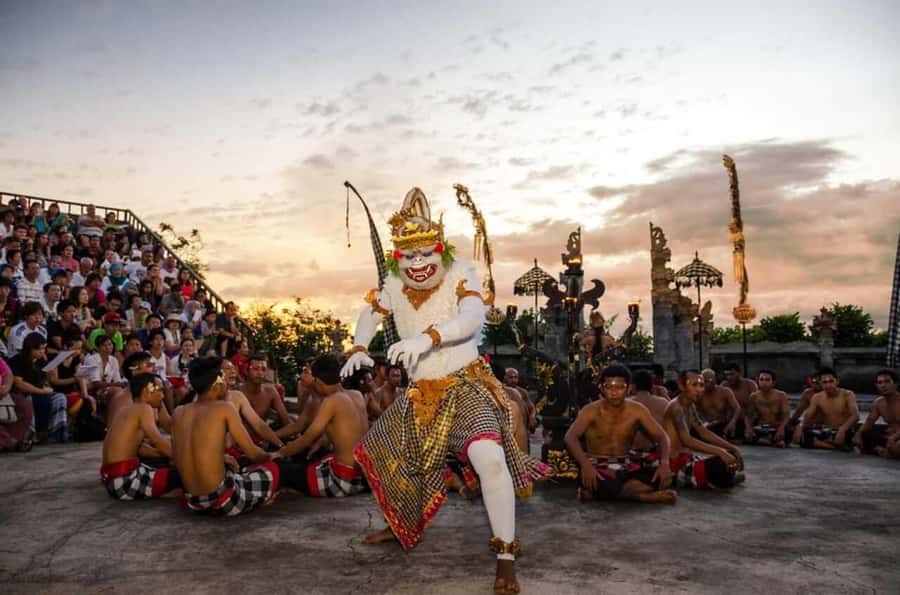 Bali: Sunset Uluwatu Temple & Kecak Fire Dance Private Tour - Uluwatu Temple: cliffs, architecture, and photo-friendly pauses
