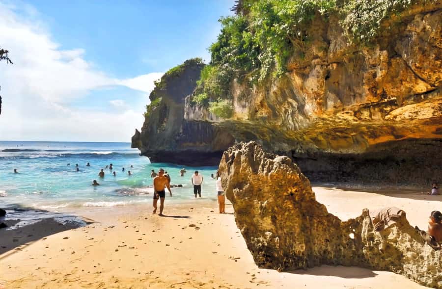 Bali: Uluwatu Beaches Tour with Padang Padang and Suluban - Green Bowl Beach (and the Bingin area): stairs, low tide timing, big payoff
