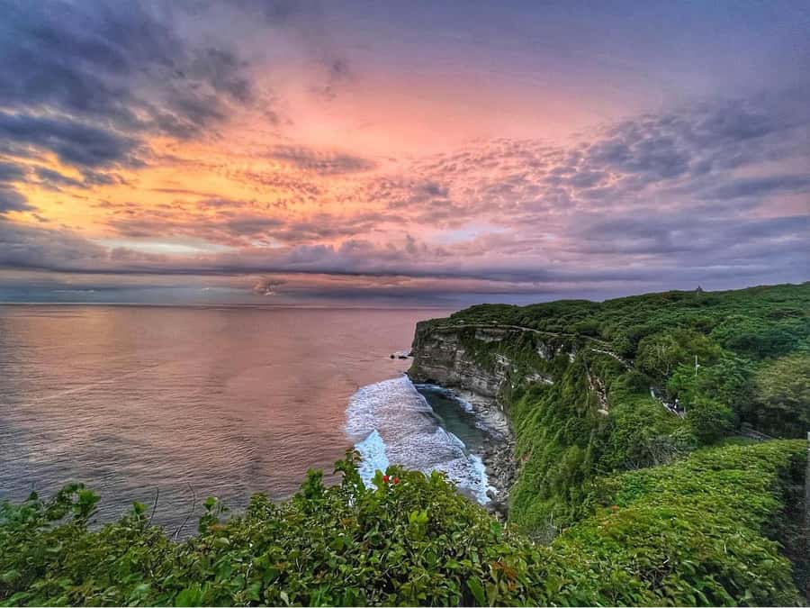 Bali: Uluwatu Temple Tour with Optional Kecak Dance Ticket - Upgrades, lunch, and transfers: how the $16 value makes sense