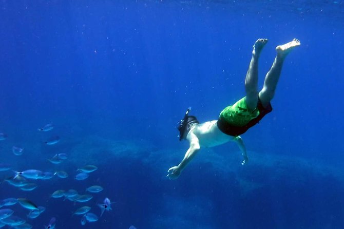 Blow Lagoon Bali Snorkeling and see Bali Bats Cave Temple - Goa Lawah Bat Cave Temple: thousands of tail bats in a Hindu cave complex