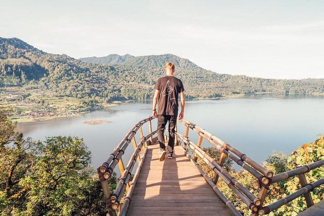 Charter a car with driver in Bali - Stop-by-stop: Tanah Lot, Taman Ayun, and the Jimbaran dinner stop