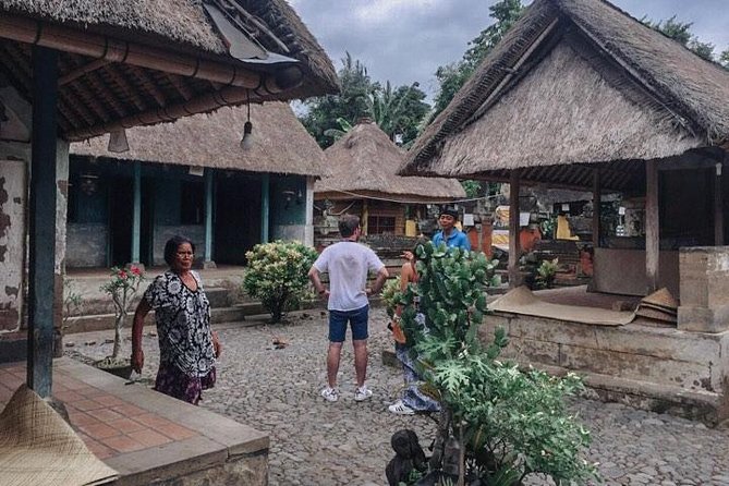 Day Trip: Ubud Monkey Forest, Rice Terrace, Temple and Waterfall - Ubud Sacred Monkey Forest Sanctuary: Respect the Temples and the Macaques