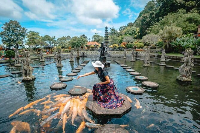 Discover Bali : Shore Excursion from Benoa Port with Free Wi-Fi - Stop 1: Tegenungan Waterfall and the art of timing photos