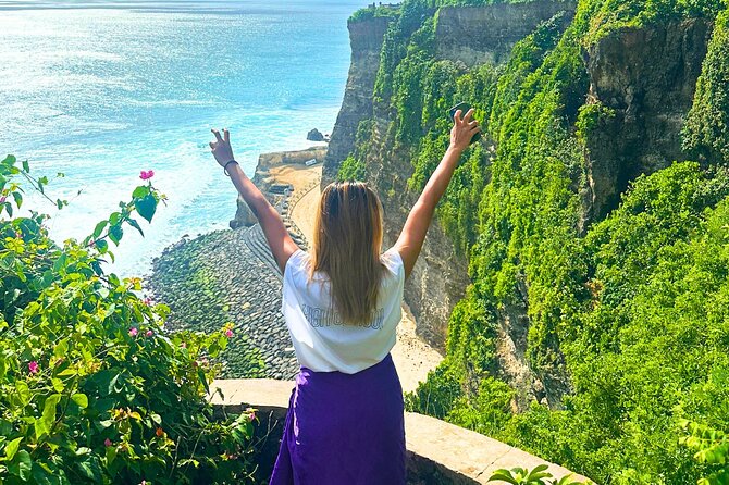 Explore Bali Beaches with Private Minivan Tour - Uluwatu Temple: cliffside views and how to manage the crowds
