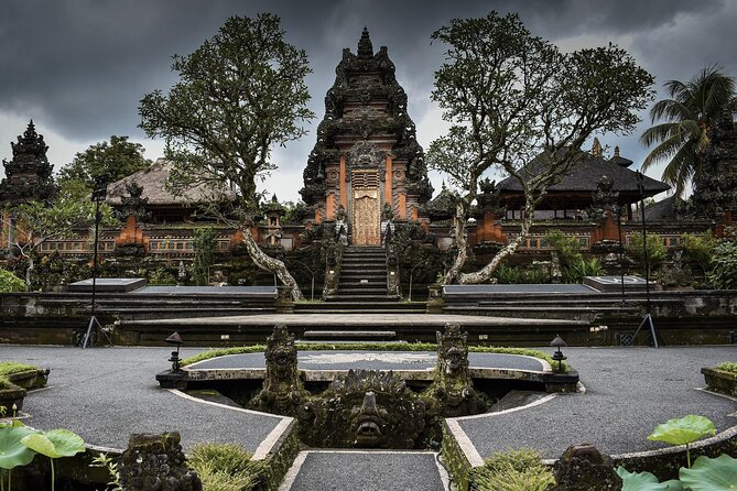 Full-Day Highlights and Best of Ubud Village - Sacred Monkey Forest Sanctuary: nature reserve + tame monkeys