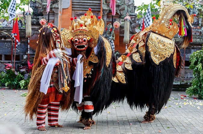 Full Day Kintamani and Penglipuran Village Private Chartered Car Tour from Bali - Batuan Temple: a short cultural pause
