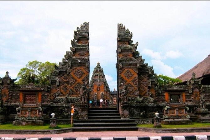 Full Day Private Guided Tour in Bali - Stop 1: Sahadewa Barong Dance & Fire Dance (Kuta to Culture Hits)
