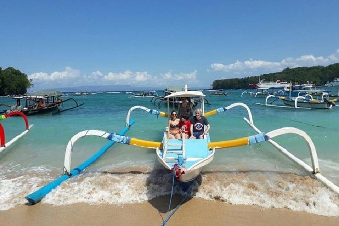 Gates of Heaven Temple and Blue Lagoon Snorkeling with All-inclusive - Lunch at Topi Inn: fuel for the ride home