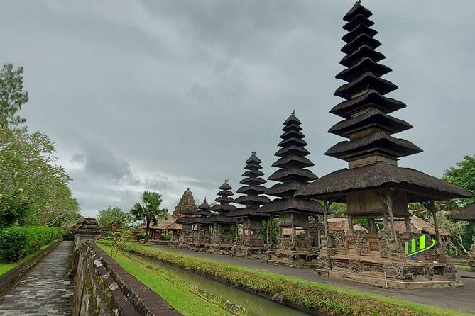 Half-Day Private Tour to Tanah Lot and Bali Royal Temple - Taman Ayun Temple: royal ancestors, ponds, and quiet order