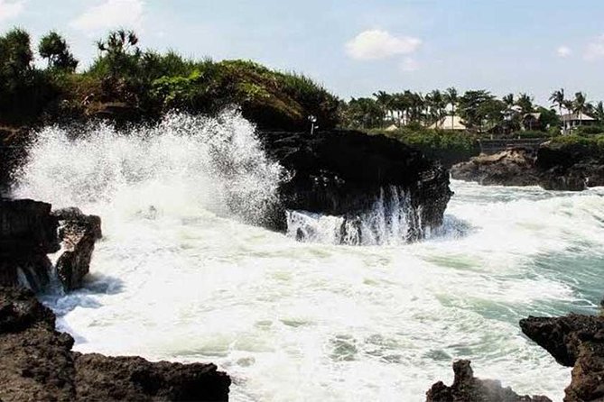 Half-Day Taman Ayun UNESCO and Tanah Lot Temple with private Car - The nine-jet fountain: Dewa Nawa Sanga made visible