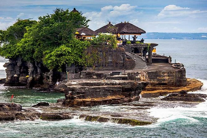 Half Day Tour: Tanah Lot Sunset & Taman Ayun Temple Included Entrance Ticket - Quick hits before you go