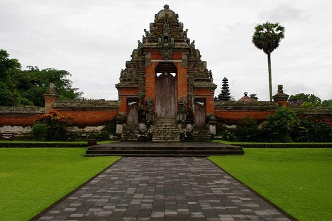 Half Day Tour: Tanah Lot Sunset & Taman Ayun Temple Included Entrance Ticket - Driver-guide quality: what English guidance changes