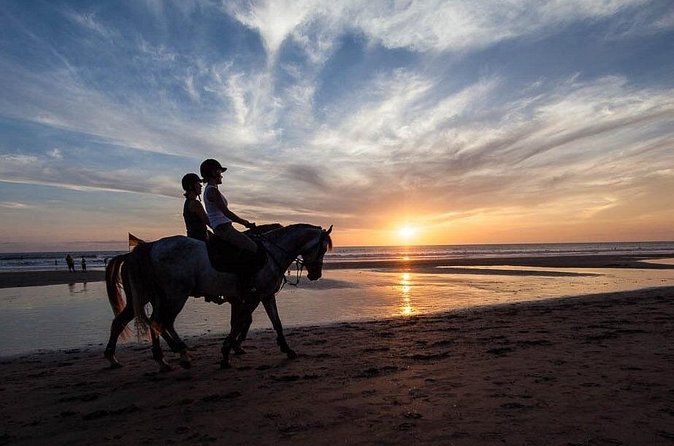 Horse Riding on the Black Sand Beach and Free Hotel Transfers - Departure times and sunset photos: how to choose your slot