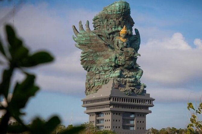 Indonesia: Garuda Wisnu Kencana - Craft, materials, and the artist’s touch (why it looks so polished)