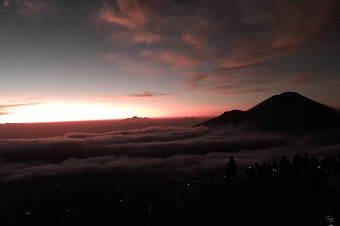 Mount Batur Sunrise Trekking with Private Guide and Breakfast - Sunrise on the Summit: How the Big View Actually Works