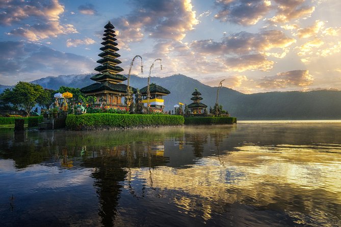 North Bali: Sekumpul Waterfalls and Ulun Danu Temple Tour - Ulun Danu Beratan Temple: The Lake Temple Stop That Changes the Mood